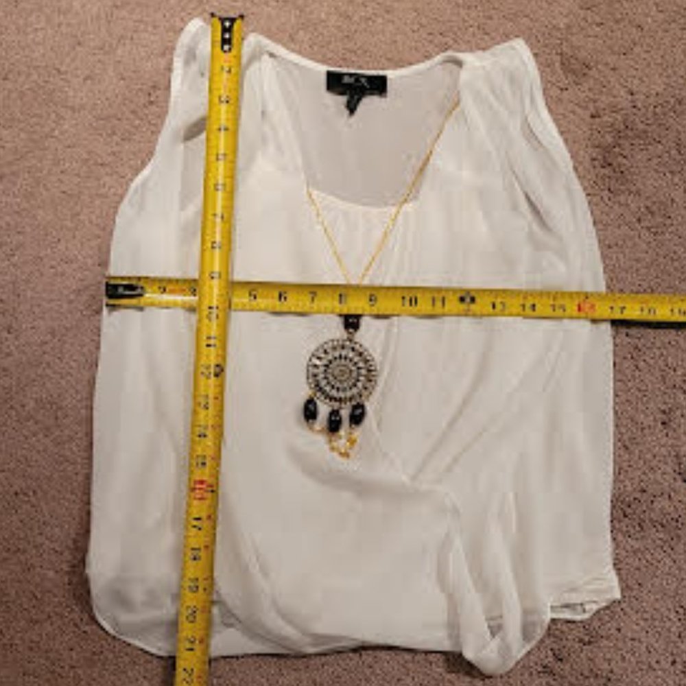 BCX white sleeveless top with front inner tank & detachable necklace - Sz Medium - Picture 10 of 10